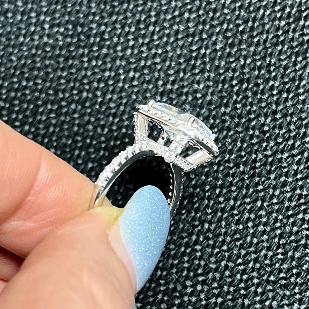 NWT Adriana Orsini  4 Carat Cubic zirconia Crystal Ring 7 - Picture 9 of 10